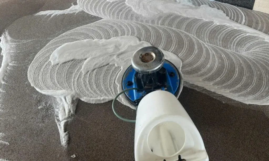Hình ảnh triển khai dịch vụ giặt thảm tại CleanHanoi