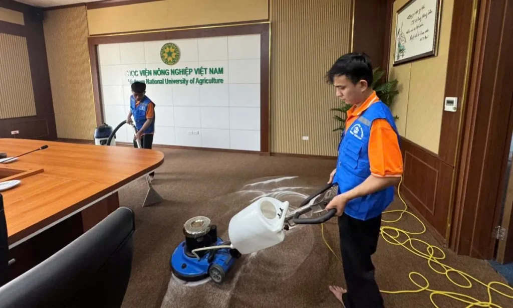 Thi công giặt thảm tại Học Viện Nông Nghiệp