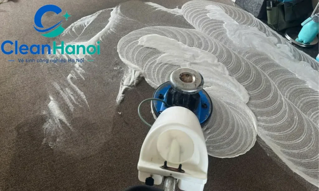 Xử lý vết bẩn và mùi hôi thảm văn phòng CleanHanoi