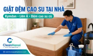 Nhân viên CleanHanoi kiểm tra và giặt đệm cao su tại nhà Hà Nội